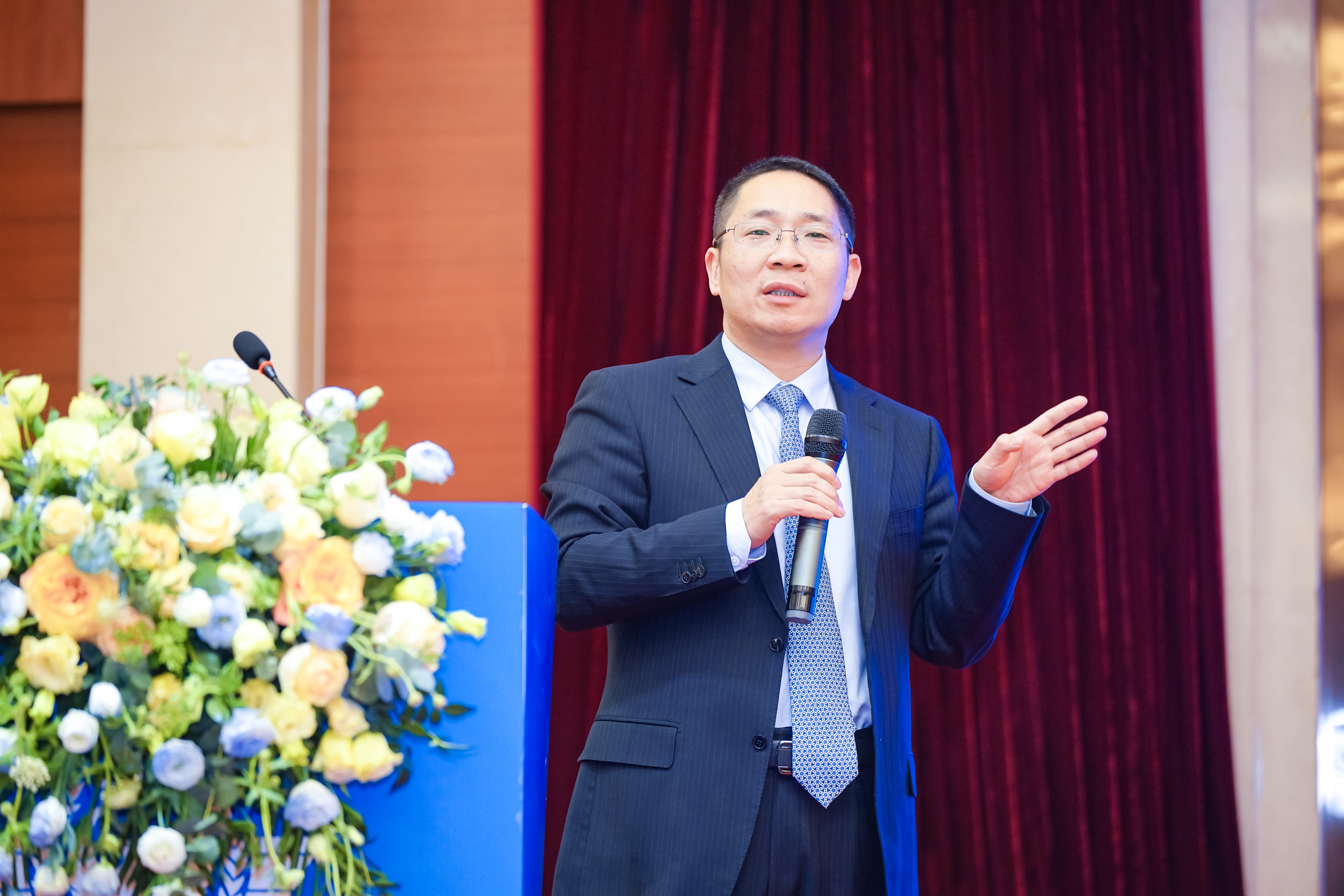 黄晓亮教授