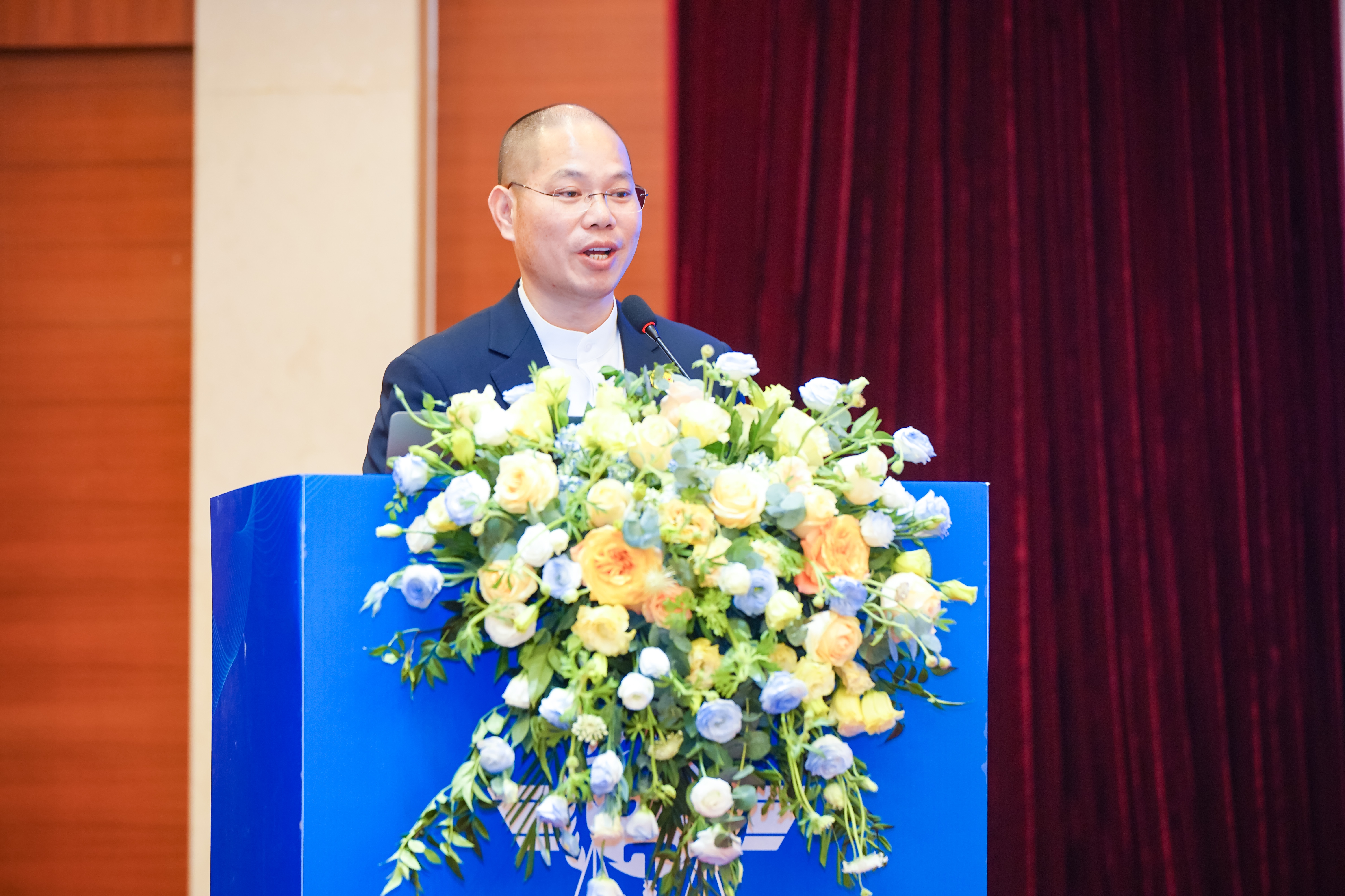 汪华东教授